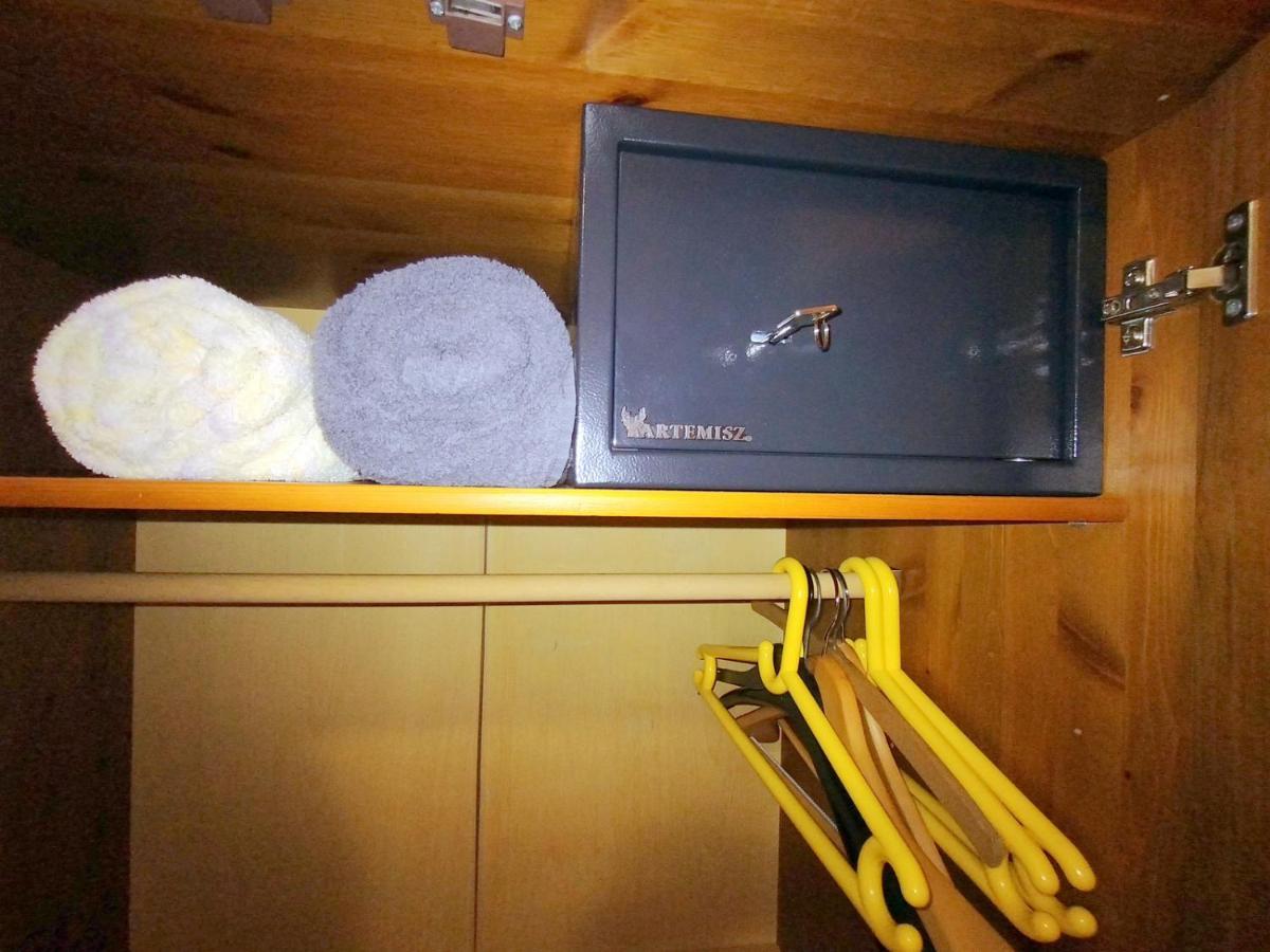 Burg Apartman Gyula Eksteriør billede