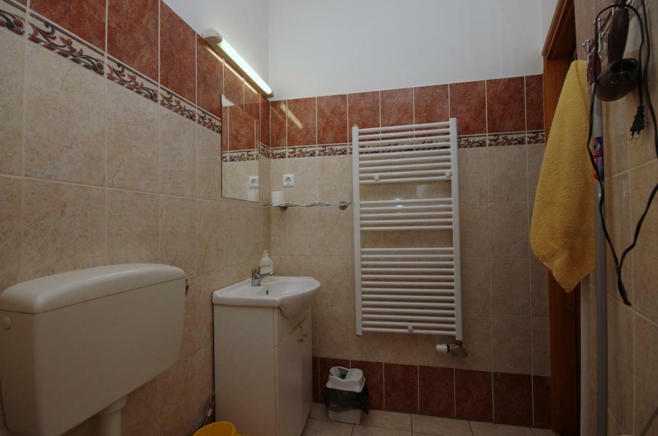 Burg Apartman Gyula Eksteriør billede