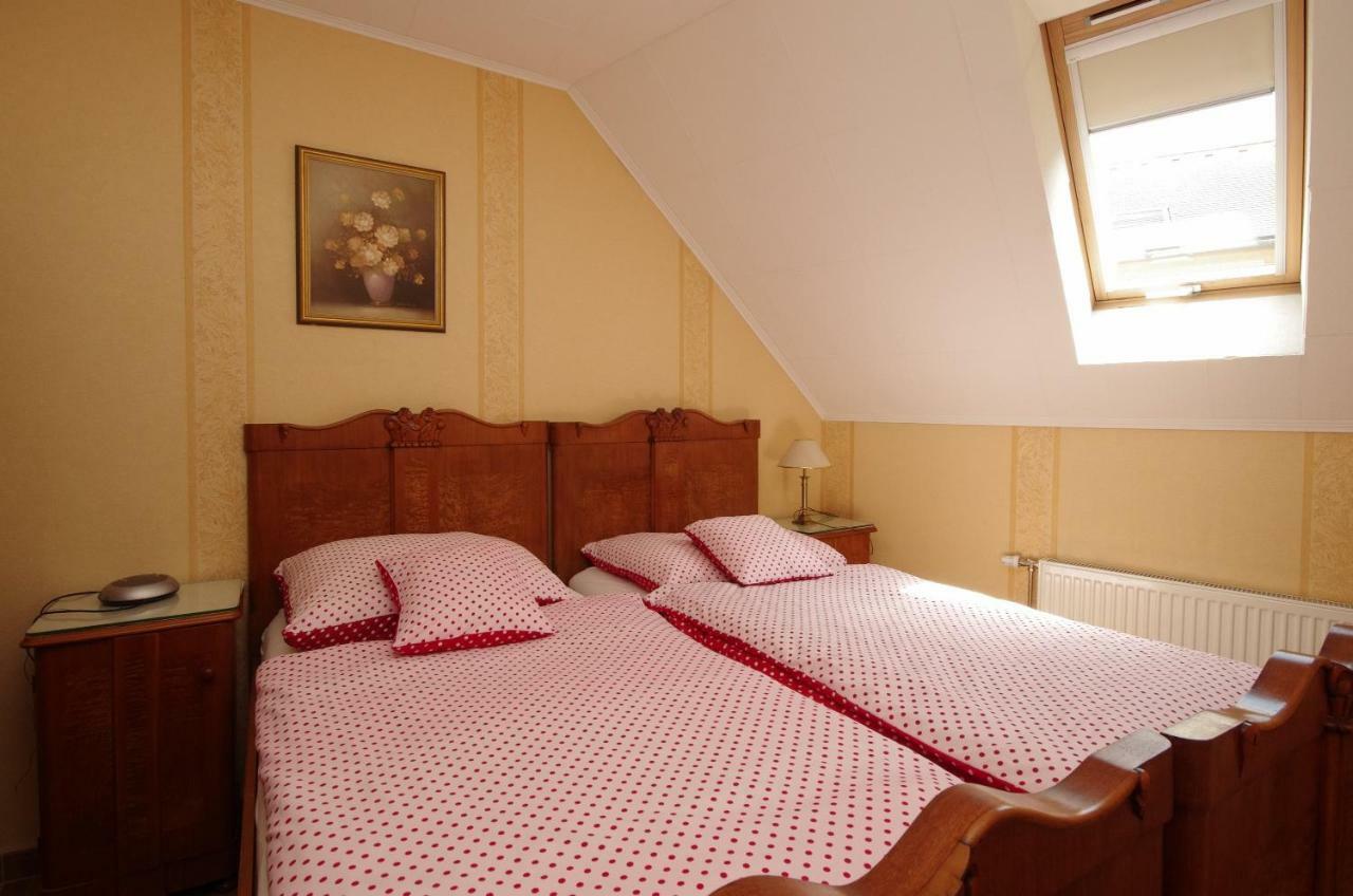 Burg Apartman Gyula Eksteriør billede