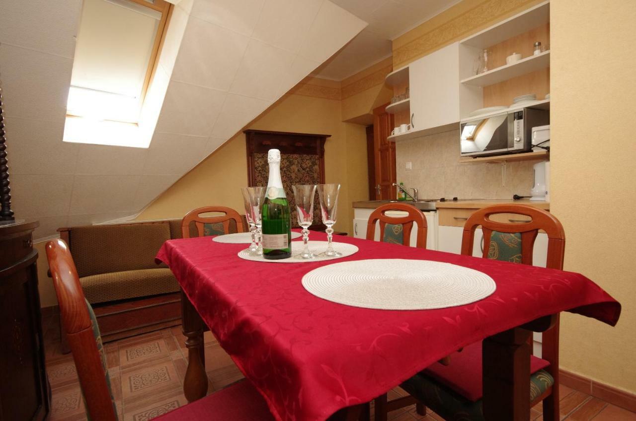 Burg Apartman Gyula Eksteriør billede