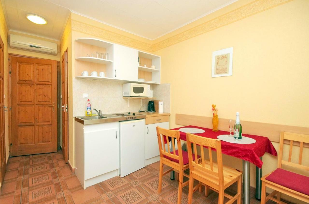 Burg Apartman Gyula Eksteriør billede
